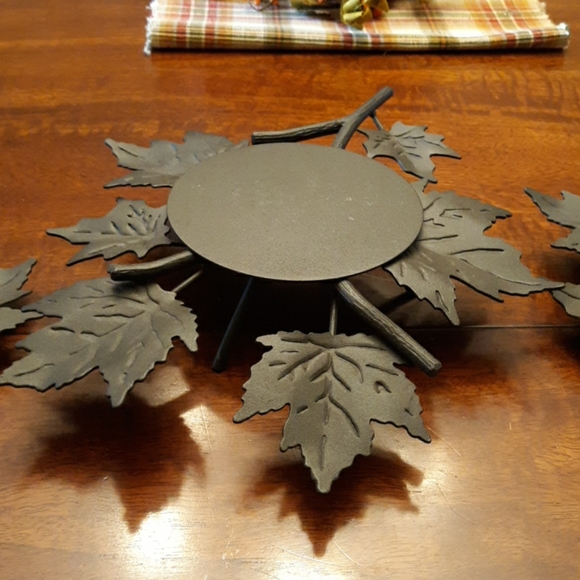 Longaberger Accents Longaberger Wrought Iron Candle Holder Leaves
